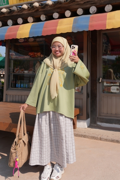 Kotak Kelabu Skirt